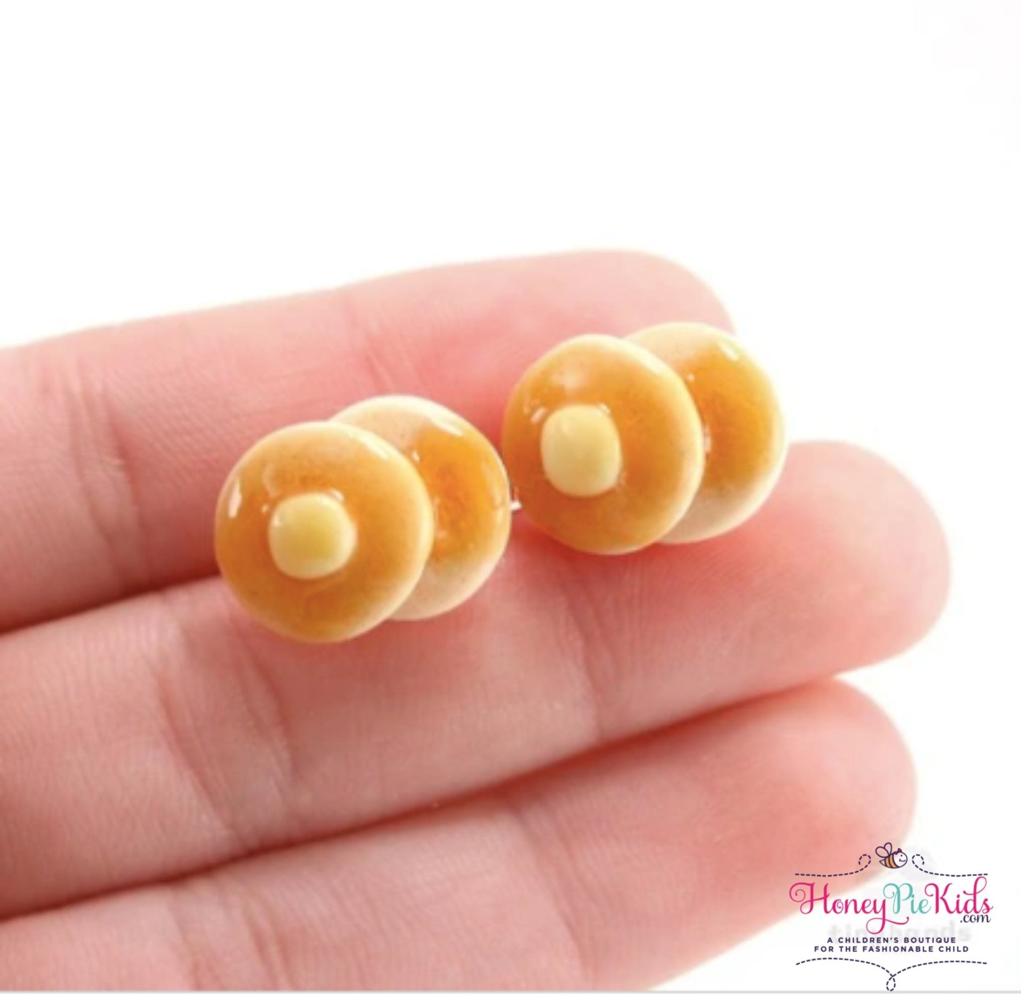 https://www.honeypiekids.com/cdn/shop/products/tiny-hands-scented-pancake-stud-earrings-honeypiekids-450950.jpg?v=1623379625